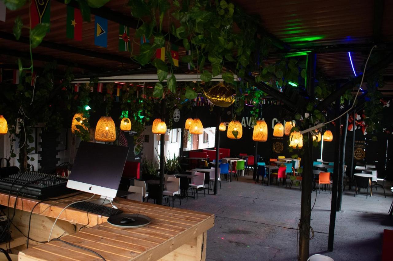 Club Aviva Guatavita - Hostel - Restaurante, Disco & Bar Eksteriør bilde
